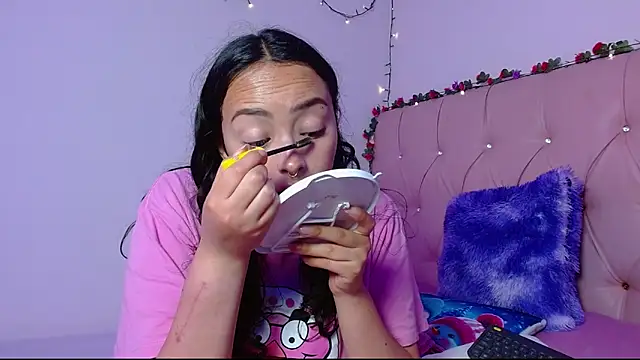 Snapshot of manumeow1 chatting on December 3, 2025, 10:09 pm manumeow1 online show from December 3, 2025, 10:09 pm