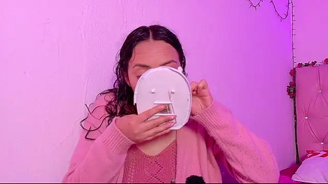 Snapshot of manumeow1 chatting on February 10, 2026, 10:20 pm manumeow1 online show from February 10, 2026, 10:20 pm