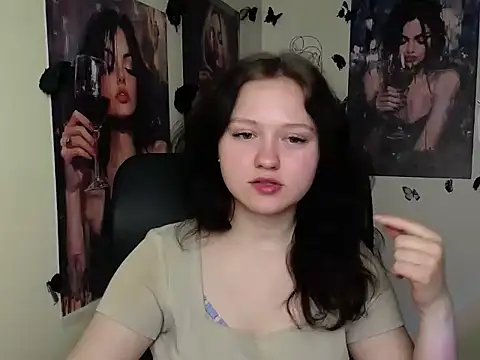 LadyAlice  online show from April 8, 2026, 6:04 am