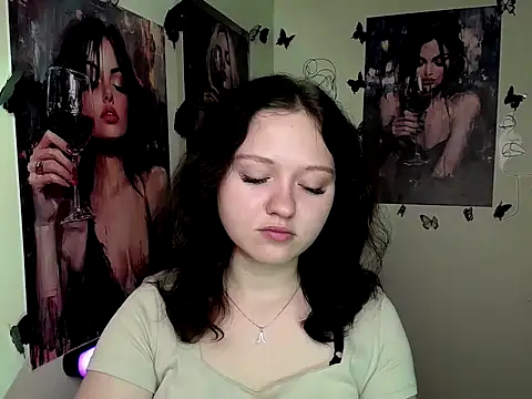 LadyAlice  online show from September 24, 2025, 6:09 am