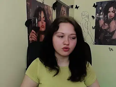 LadyAlice  online show from April 16, 2026, 6:03 am