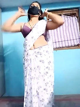 hotsana79 online show from November 23, 2025, 5:45 pm