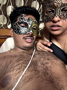 VVcouple online show from October 5, 2025, 4:31 pm