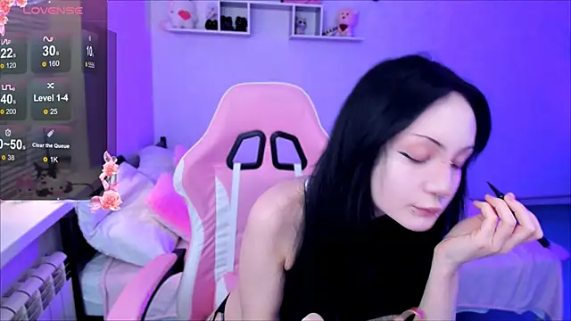 Snapshot of MiaScarlettt chatting on October 17, 2025, 7:04 pm MiaScarlettt online show from October 17, 2025, 7:04 pm