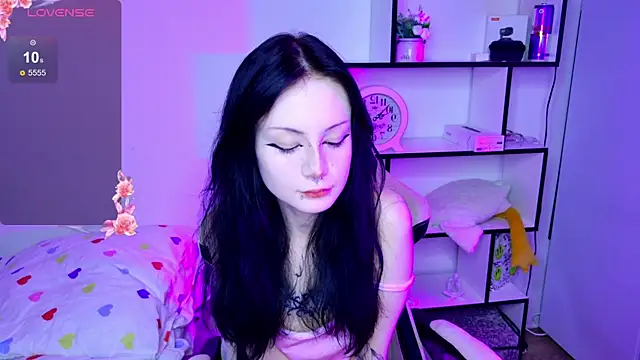 Snapshot of MiaScarlettt chatting on November 13, 2025, 7:29 pm MiaScarlettt online show from November 13, 2025, 7:29 pm