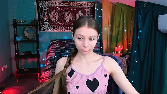Snapshot of JulieDaniel chatting on April 24, 2026, 4:14 am JulieDaniel online show from April 24, 2026, 4:14 am