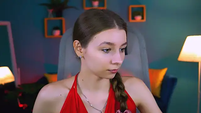 JulieDaniel online show from October 28, 2025, 4:24 am