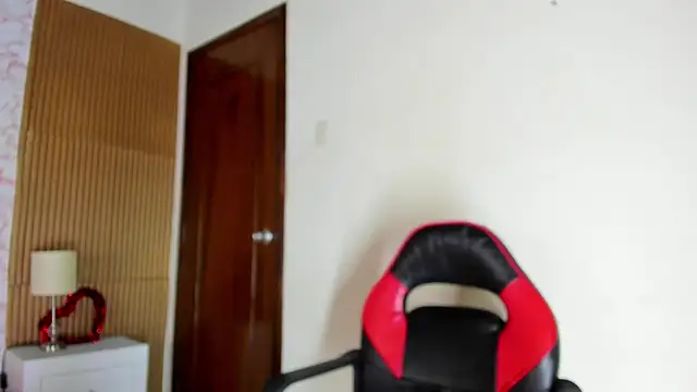 LilihtMature online show from April 23, 2026, 5:14 pm