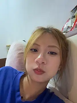 Snapshot of Lil-Gi chatting on July 9, 2026, 5:01 pm Lil-Gi online show from July 9, 2026, 5:01 pm