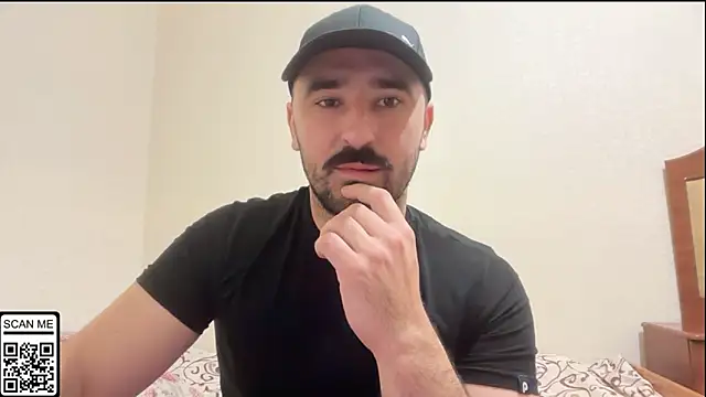 Snapshot of Hard_to_Obey chatting on October 14, 2025, 5:57 pm Hard to Obey online show from October 14, 2025, 5:57 pm