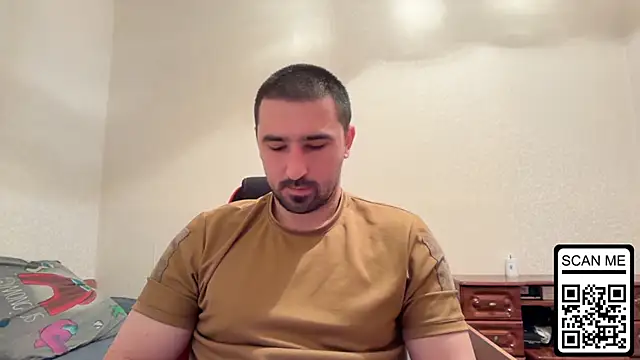 Snapshot of Hard_to_Obey chatting on May 15, 2026, 6:28 pm Hard to Obey online show from May 15, 2026, 6:28 pm