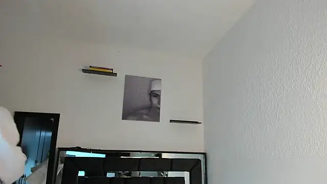 Snapshot of Thiago_Divine_ chatting on September 11, 2025, 1:11 pm Thiago Divine  online show from September 11, 2025, 1:11 pm