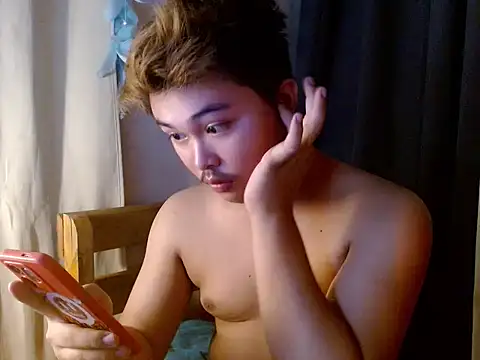 Snapshot of Lustfulljohnx chatting on December 21, 2025, 11:05 pm Lustfulljohnx online show from December 21, 2025, 11:05 pm