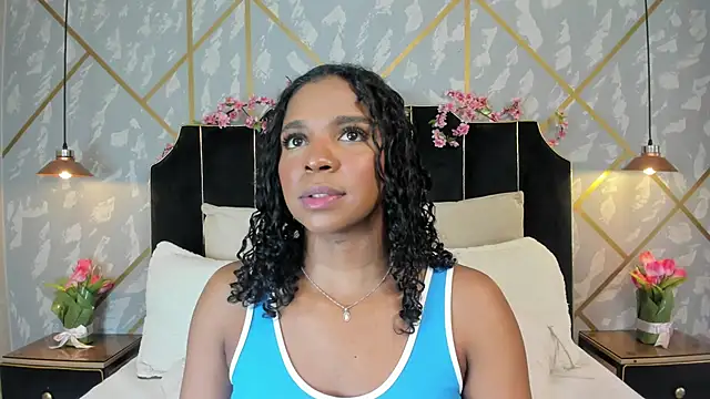 Snapshot of LisaMendez chatting on April 21, 2026, 8:48 pm LisaMendez online show from April 21, 2026, 8:48 pm