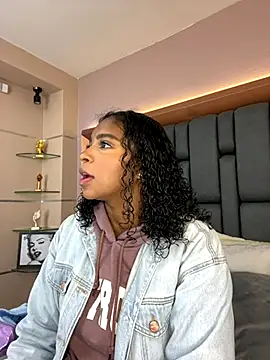 LisaMendez online show from October 1, 2025, 3:55 am