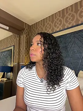 Snapshot of LisaMendez chatting on May 31, 2026, 3:56 am LisaMendez online show from May 31, 2026, 3:56 am