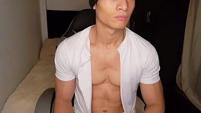 stylish men online show from October 23, 2025, 12:04 pm