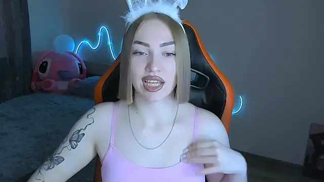 Snapshot of LaraKrein_lk chatting on March 9, 2026, 1:36 pm LaraKrein lk online show from March 9, 2026, 1:36 pm