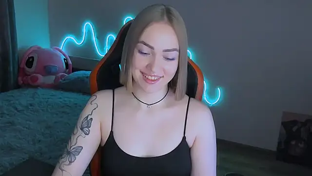 Snapshot of LaraKrein_lk chatting on March 16, 2026, 1:04 pm LaraKrein lk online show from March 16, 2026, 1:04 pm