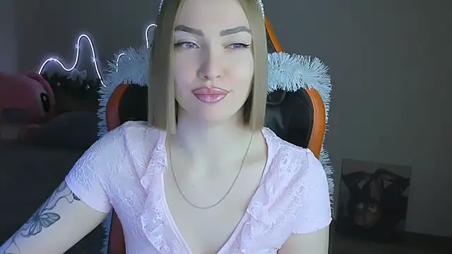 Snapshot of LaraKrein_lk chatting on December 20, 2025, 1:58 pm LaraKrein lk online show from December 20, 2025, 1:58 pm