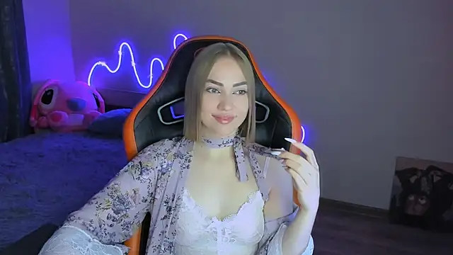 Snapshot of LaraKrein_lk chatting on April 11, 2026, 4:32 pm LaraKrein lk online show from April 11, 2026, 4:32 pm