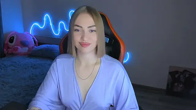 Snapshot of LaraKrein_lk chatting on April 5, 2026, 2:24 pm LaraKrein lk online show from April 5, 2026, 2:24 pm