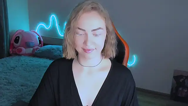 Snapshot of LaraKrein_lk chatting on March 15, 2026, 2:46 pm LaraKrein lk online show from March 15, 2026, 2:46 pm