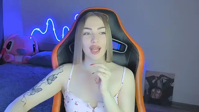 Snapshot of LaraKrein_lk chatting on January 14, 2026, 1:48 pm LaraKrein lk online show from January 14, 2026, 1:48 pm