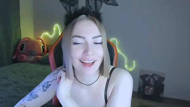 Snapshot of LaraKrein_lk chatting on January 5, 2026, 9:18 pm LaraKrein lk online show from January 5, 2026, 9:18 pm