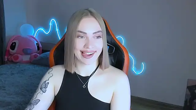 Snapshot of LaraKrein_lk chatting on February 23, 2026, 1:23 pm LaraKrein lk online show from February 23, 2026, 1:23 pm