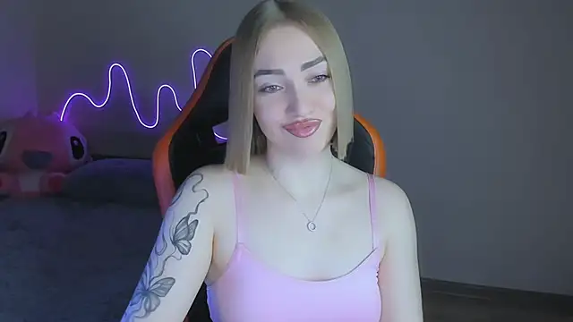 LaraKrein lk online show from December 2, 2025, 4:52 pm