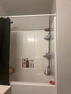 thatgurlred online show from February 7, 2026, 3:03 am