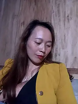 Snapshot of Bianly chatting on December 2, 2025, 12:18 pm Bianly online show from December 2, 2025, 12:18 pm