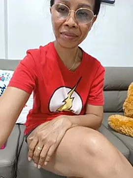 Snapshot of Mama_Eva_1 chatting on June 1, 2026, 10:15 am Mama Eva 1 online show from June 1, 2026, 10:15 am