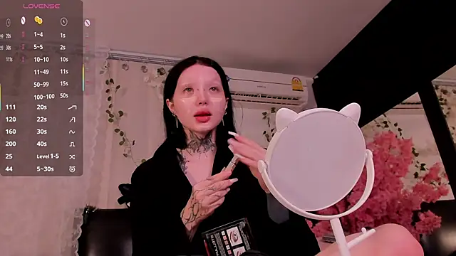 Snapshot of Lein_Bone chatting on October 5, 2025, 5:36 pm Lein Bone online show from October 5, 2025, 5:36 pm