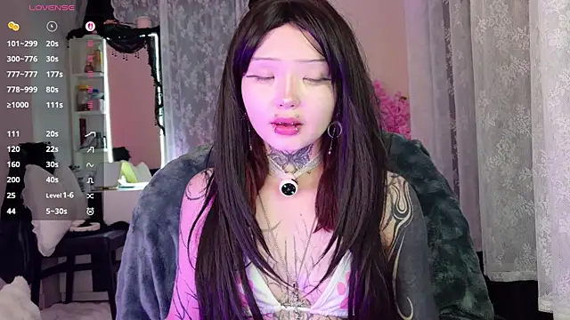 Snapshot of Lein_Bone chatting on April 19, 2026, 12:11 am Lein Bone online show from April 19, 2026, 12:11 am