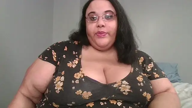 Snapshot of SexyBBW10790 chatting on April 28, 2026, 2:10 pm SexyBBW10790 online show from April 28, 2026, 2:10 pm