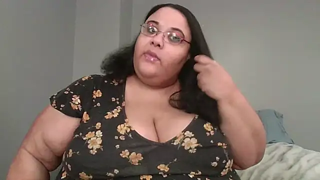 Snapshot of SexyBBW10790 chatting on April 29, 2026, 2:21 pm SexyBBW10790 online show from April 29, 2026, 2:21 pm