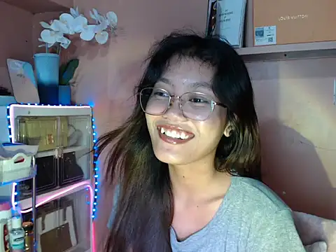 skinny gracie online show from October 19, 2025, 3:37 pm