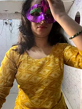 Snapshot of MONA_0213 chatting on October 13, 2025, 6:42 pm MONA 0213 online show from October 13, 2025, 6:42 pm