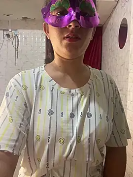 Snapshot of MONA_0213 chatting on October 16, 2025, 7:33 pm MONA 0213 online show from October 16, 2025, 7:33 pm