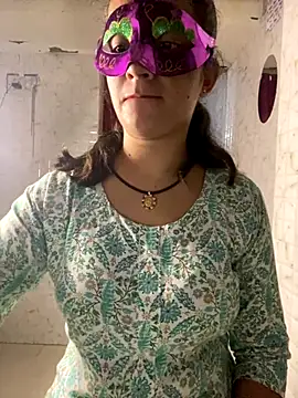 Snapshot of MONA_0213 chatting on October 2, 2025, 6:33 pm MONA 0213 online show from October 2, 2025, 6:33 pm