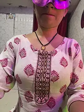 Snapshot of MONA_0213 chatting on October 19, 2025, 8:11 pm MONA 0213 online show from October 19, 2025, 8:11 pm