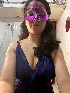 Snapshot of MONA_0213 chatting on October 18, 2025, 6:21 pm MONA 0213 online show from October 18, 2025, 6:21 pm