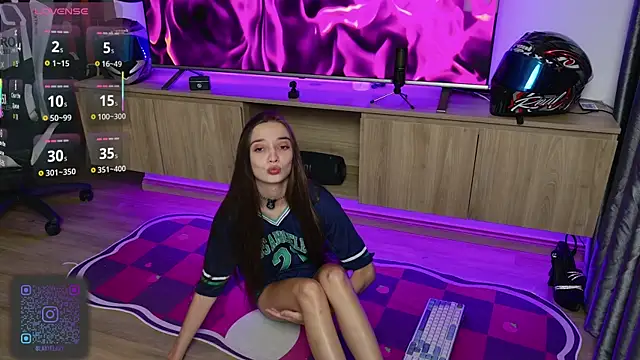 Snapshot of laxyflaxyy chatting on September 9, 2025, 2:26 pm laxyflaxyy online show from September 9, 2025, 2:26 pm