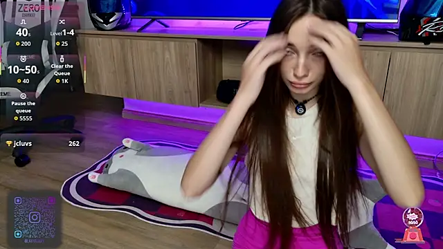 Snapshot of laxyflaxyy chatting on September 11, 2025, 2:44 am laxyflaxyy online show from September 11, 2025, 2:44 am