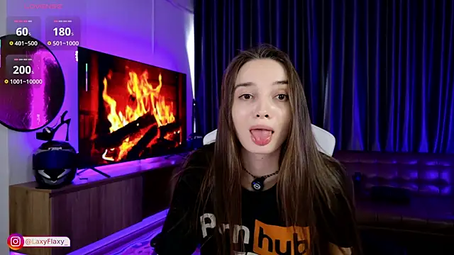 Snapshot of laxyflaxyy chatting on September 18, 2025, 6:05 am laxyflaxyy online show from September 18, 2025, 6:05 am