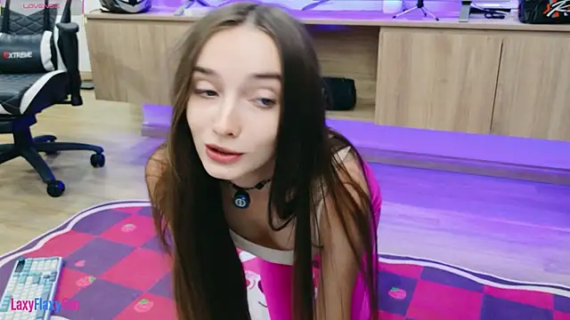 Snapshot of laxyflaxyy chatting on September 14, 2025, 10:37 am laxyflaxyy online show from September 14, 2025, 10:37 am