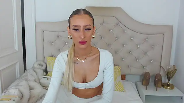 Snapshot of NatalieSensual chatting on February 25, 2026, 10:04 am NatalieSensual online show from February 25, 2026, 10:04 am