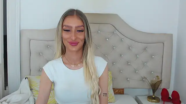 Snapshot of NatalieSensual chatting on January 13, 2026, 9:57 am NatalieSensual online show from January 13, 2026, 9:57 am